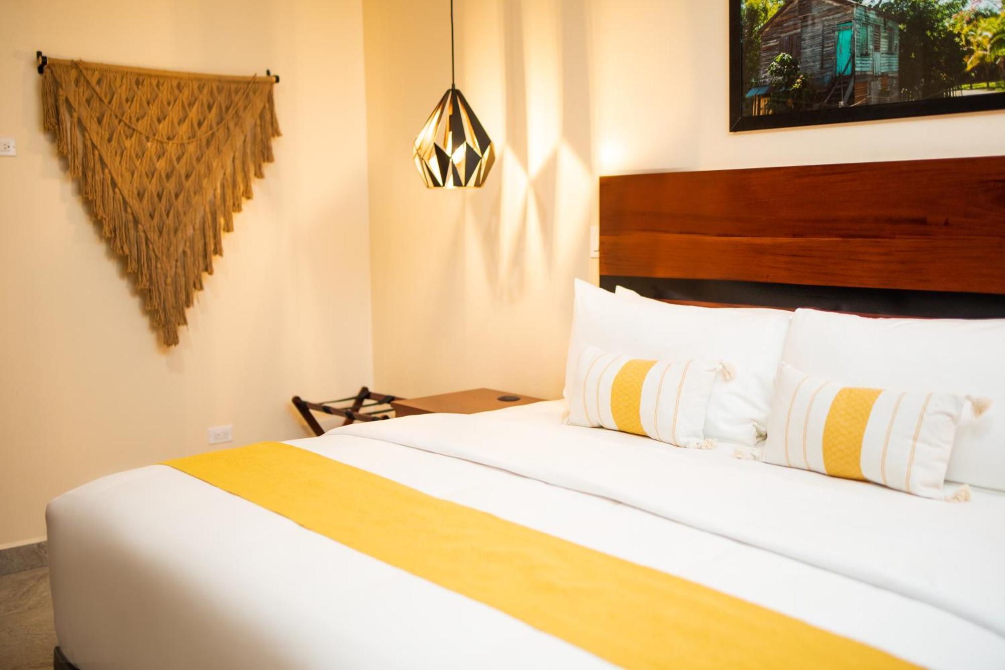 The West House Boutique Hotel Сан Игнасио Екстериор снимка