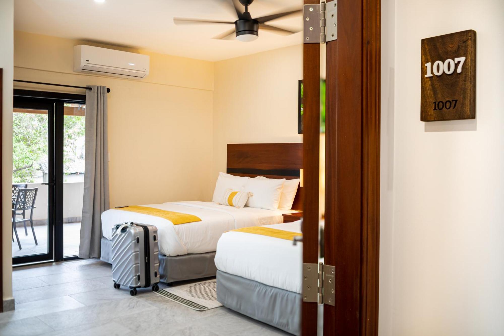 The West House Boutique Hotel Сан Игнасио Екстериор снимка